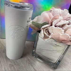 Starbucks 2021 Holiday White Pearl Shimmer Cold Brew SS Tumbler